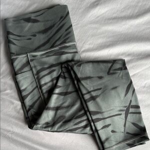 Athleta Salutation Leggings